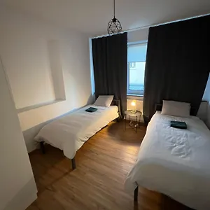 Budget 1 #self Check-in , Warszawa Polska